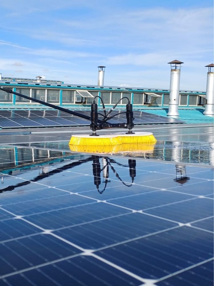 Güneş Paneli Temizleme